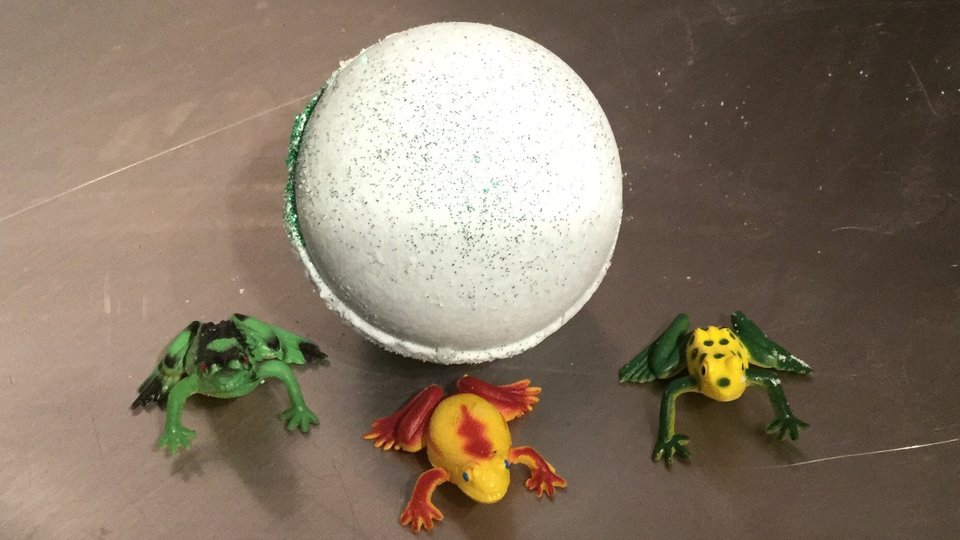 Toy Surprise Bubble Bath Bomb