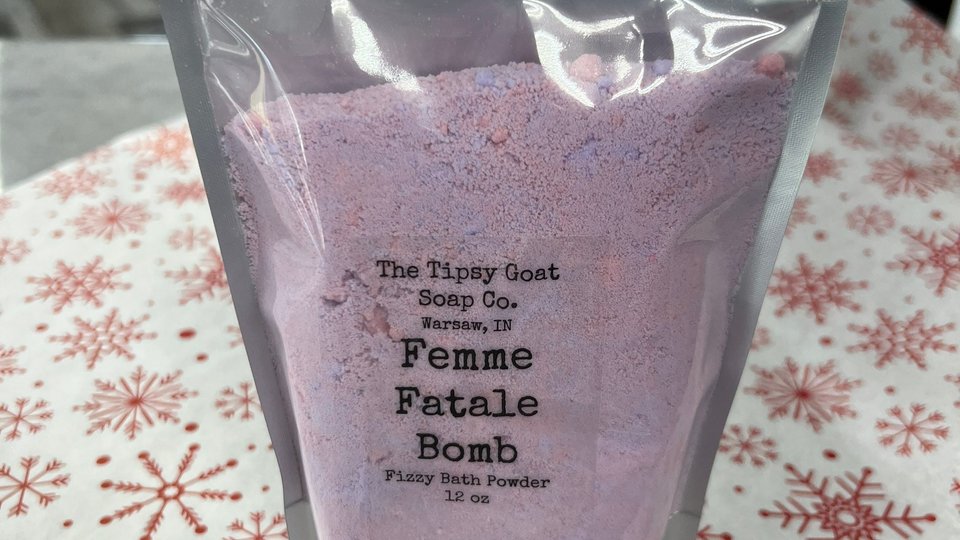 Femme Fatale Fizzy Bath Powder