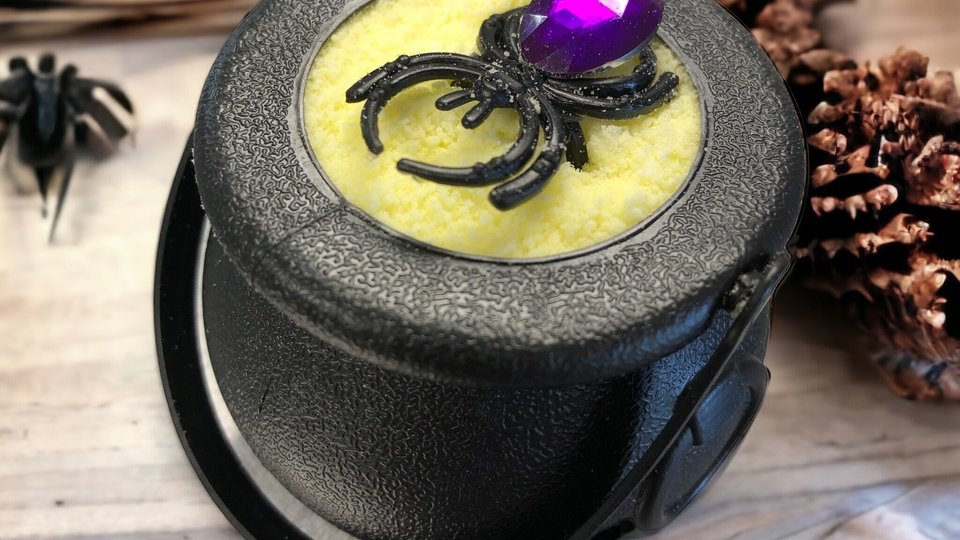 Monkey Farts Spider Cauldron Bath Bomb